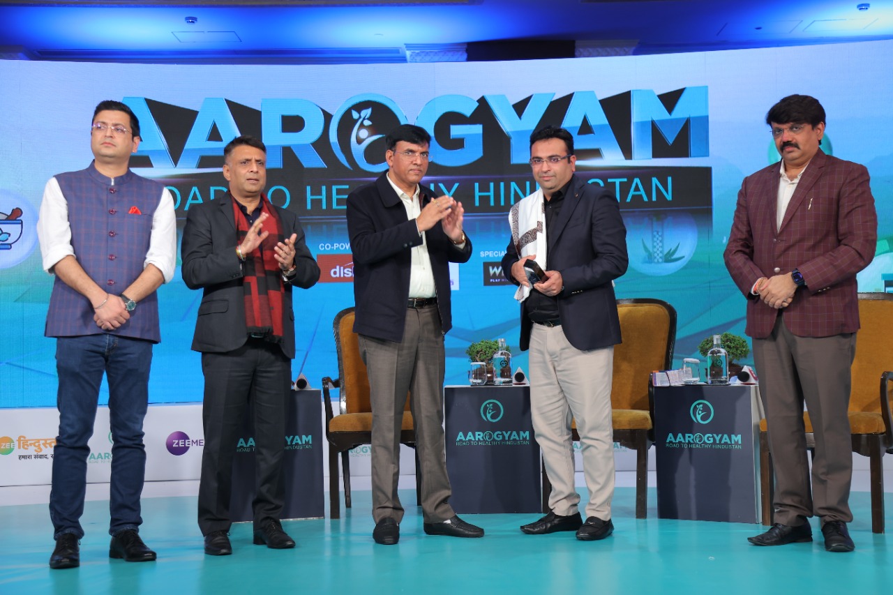 Dr.Prashant Jerath(MD of Jeerath Path Labs) awarded by union minister of health and family wellfare Shri Mansukh Mandaviya - Get Accurate Allergy and other test Results